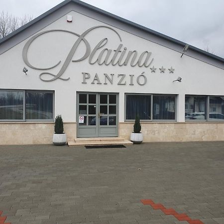 Bed and Breakfast Platina Panzio*** Ujhartyan Экстерьер фото