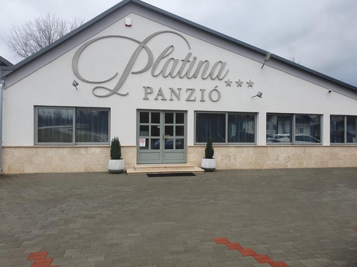 Bed and Breakfast Platina Panzio*** Ujhartyan Экстерьер фото