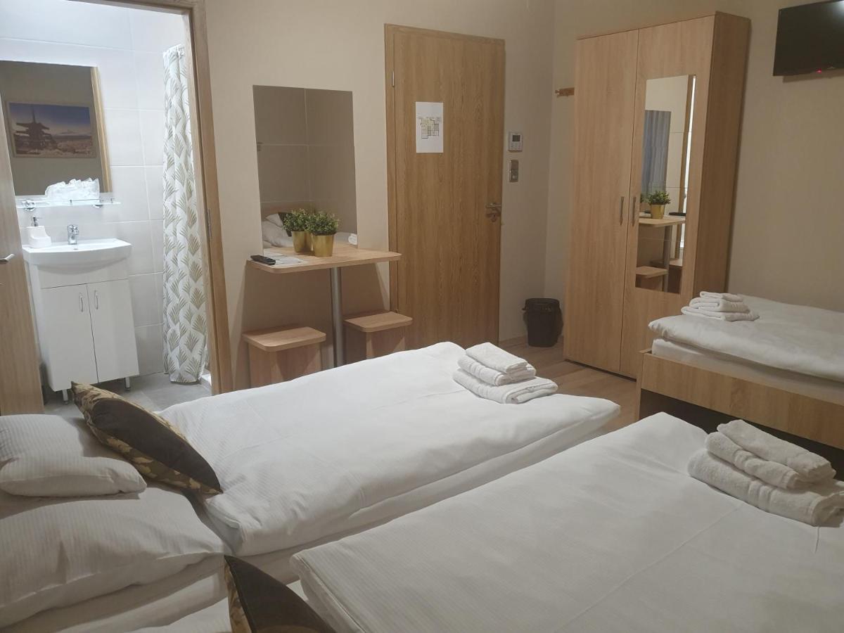 Bed and Breakfast Platina Panzio*** Ujhartyan Экстерьер фото