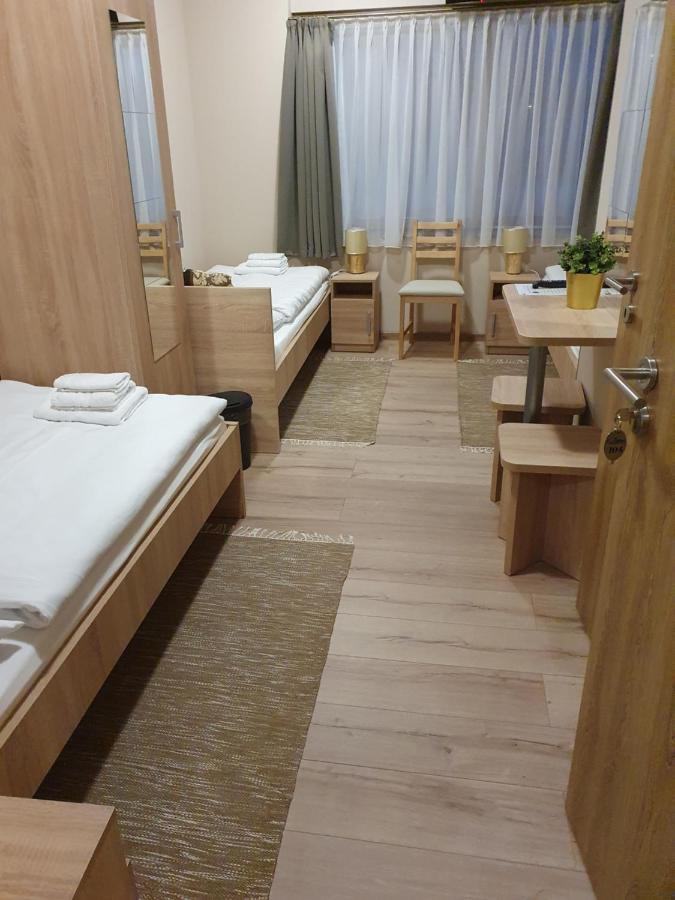 Bed and Breakfast Platina Panzio*** Ujhartyan Экстерьер фото