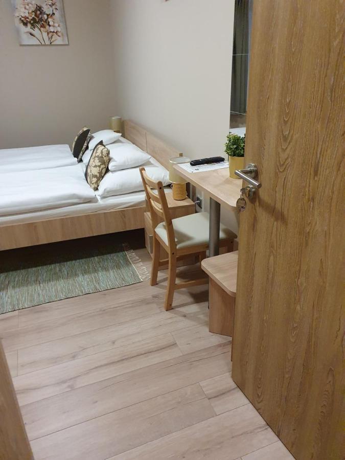 Bed and Breakfast Platina Panzio*** Ujhartyan Экстерьер фото