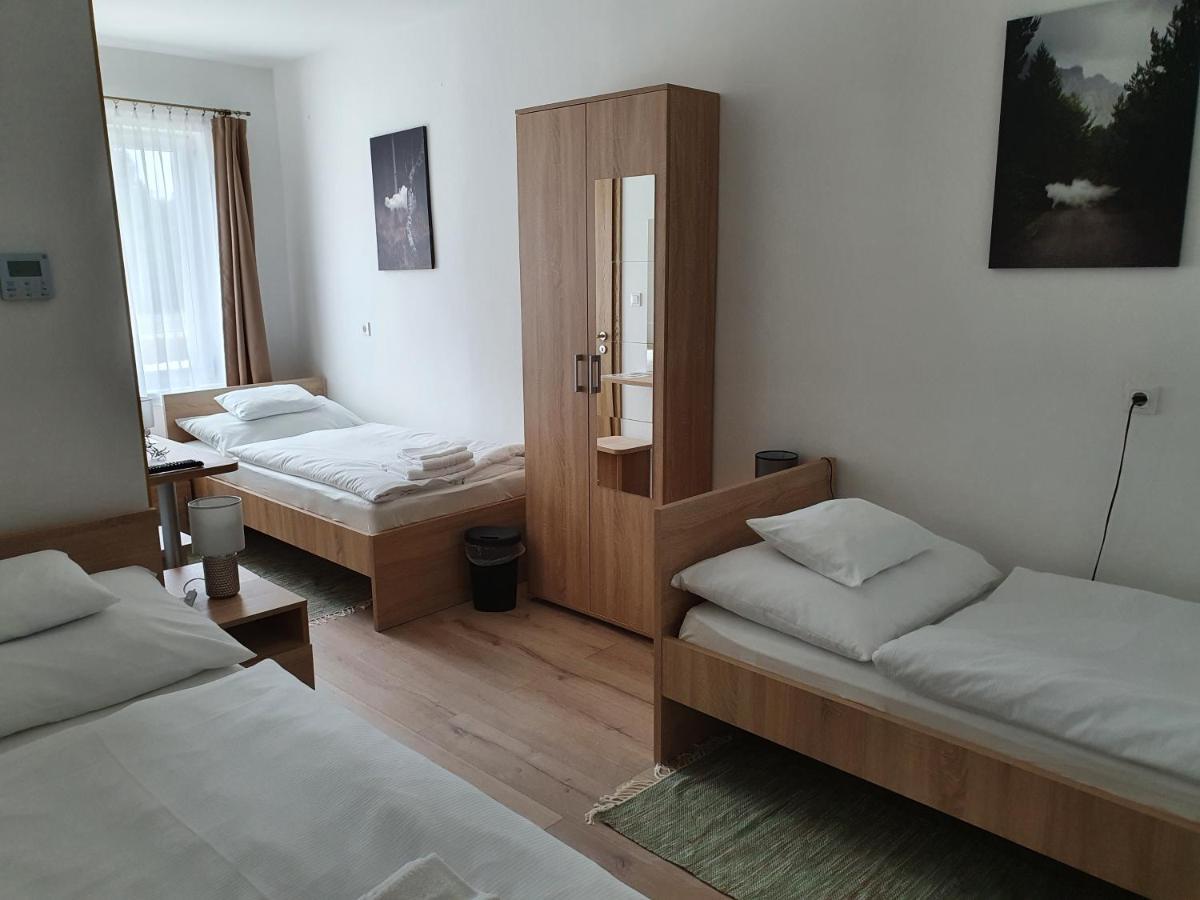 Bed and Breakfast Platina Panzio*** Ujhartyan Экстерьер фото